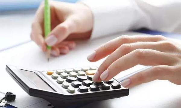 恭喜！個稅降了，月入不足萬元基本無需繳稅