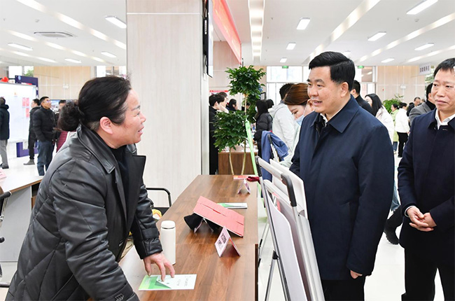 吳偉斌調研復工復產和促就業工作